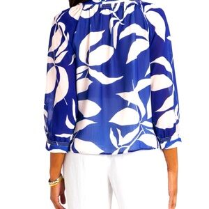 Violets & Roses Cameron Relaxed Blouse. NWT Size Large